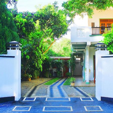 Castle Resort Yala Тисамахарама Екстериор снимка