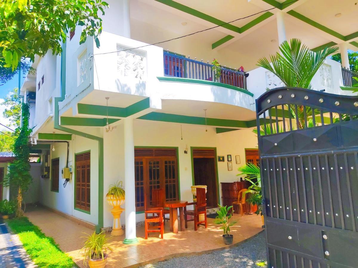 Castle Resort Yala Тисамахарама Екстериор снимка