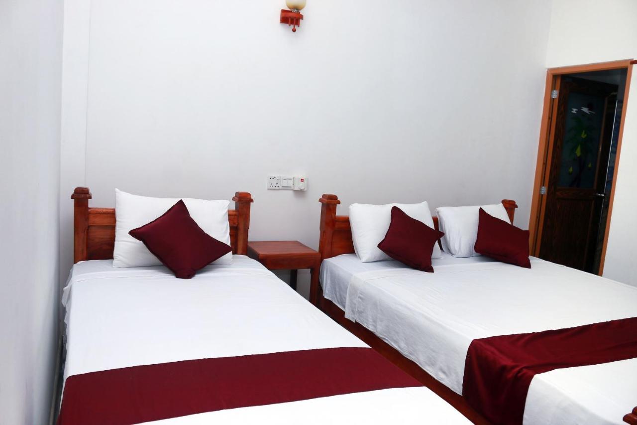 Castle Resort Yala Тисамахарама Екстериор снимка