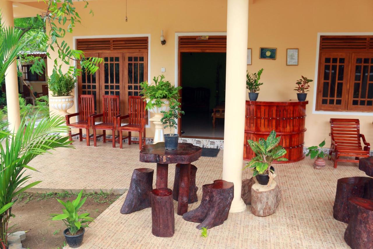 Castle Resort Yala Тисамахарама Екстериор снимка