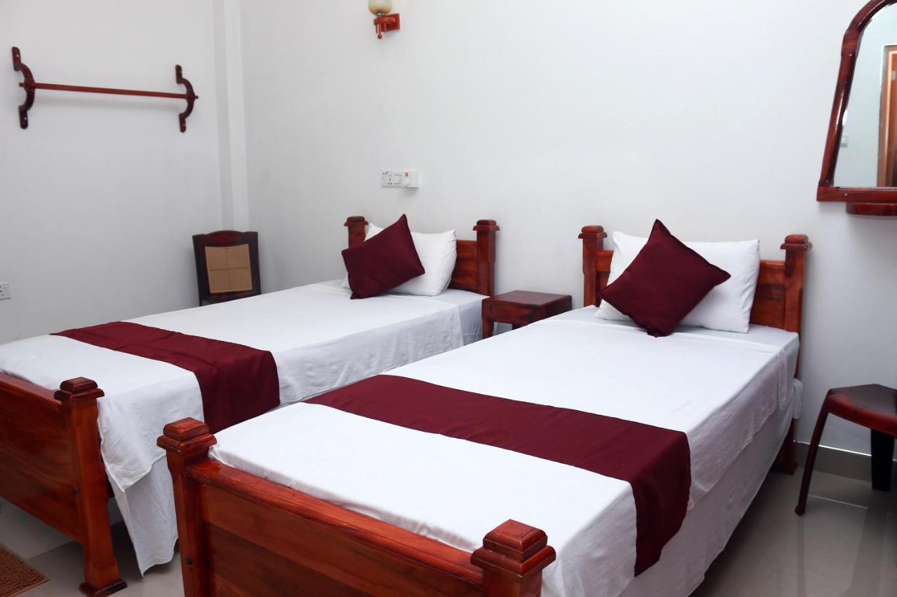 Castle Resort Yala Тисамахарама Екстериор снимка