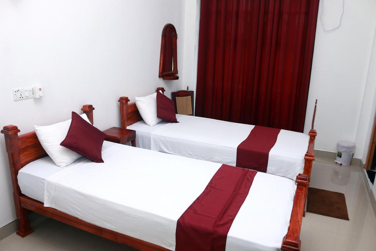 Castle Resort Yala Тисамахарама Екстериор снимка