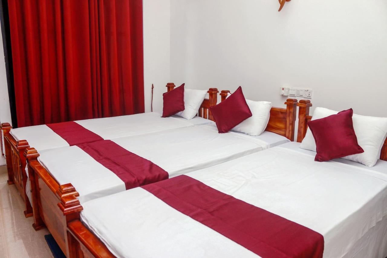 Castle Resort Yala Тисамахарама Екстериор снимка