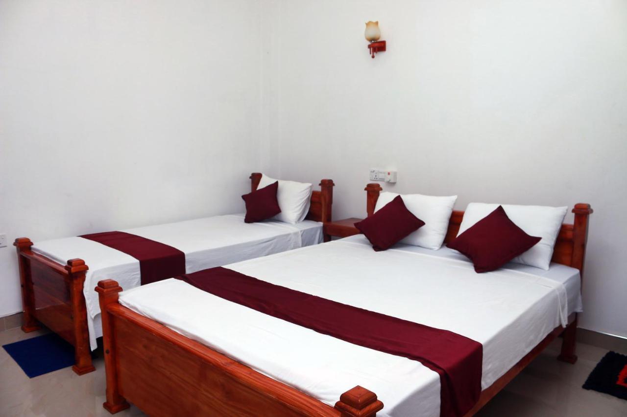 Castle Resort Yala Тисамахарама Екстериор снимка