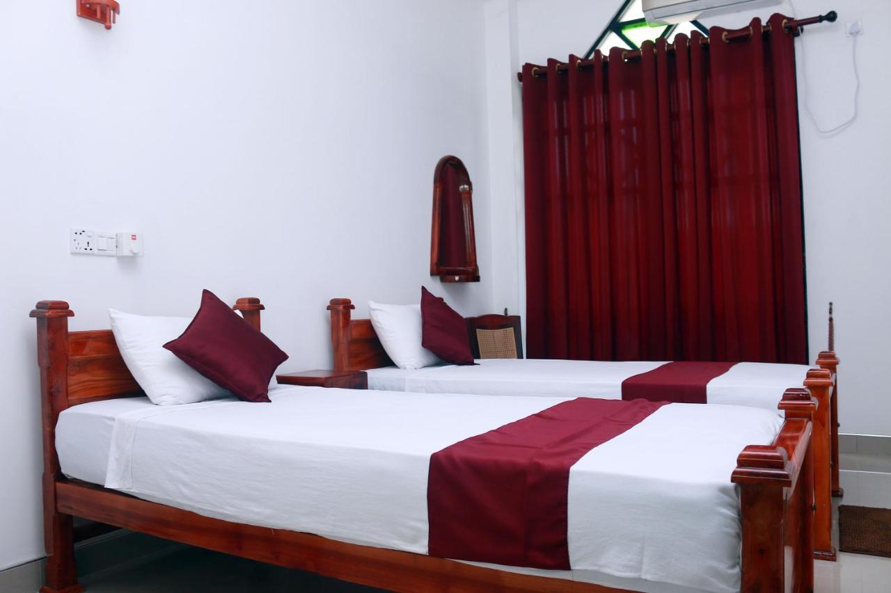 Castle Resort Yala Тисамахарама Екстериор снимка