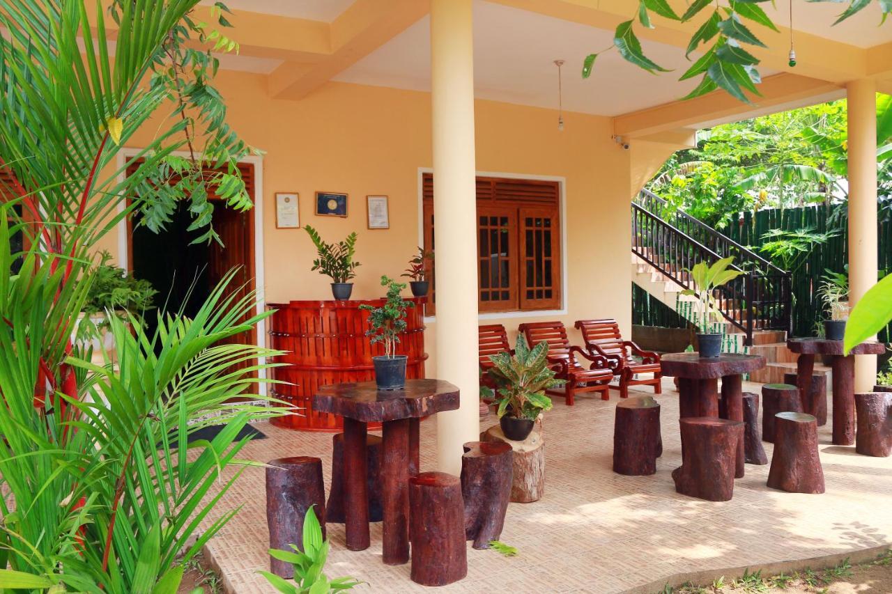 Castle Resort Yala Тисамахарама Екстериор снимка
