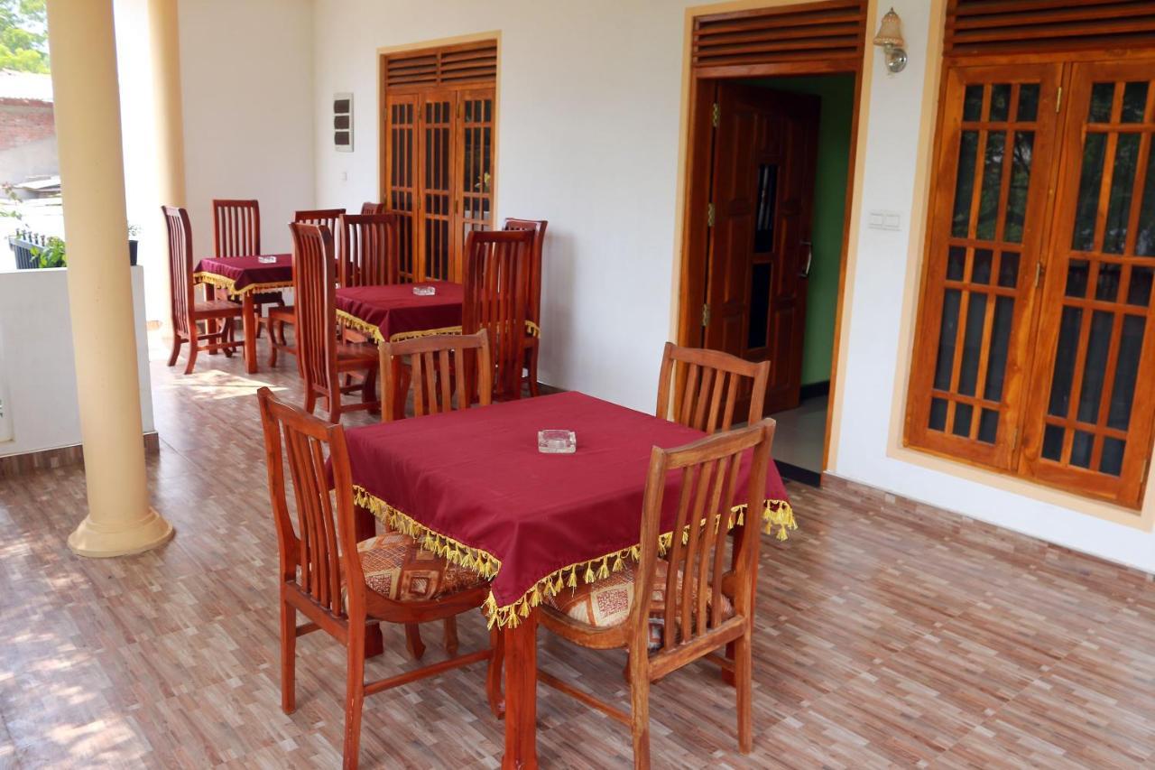 Castle Resort Yala Тисамахарама Екстериор снимка