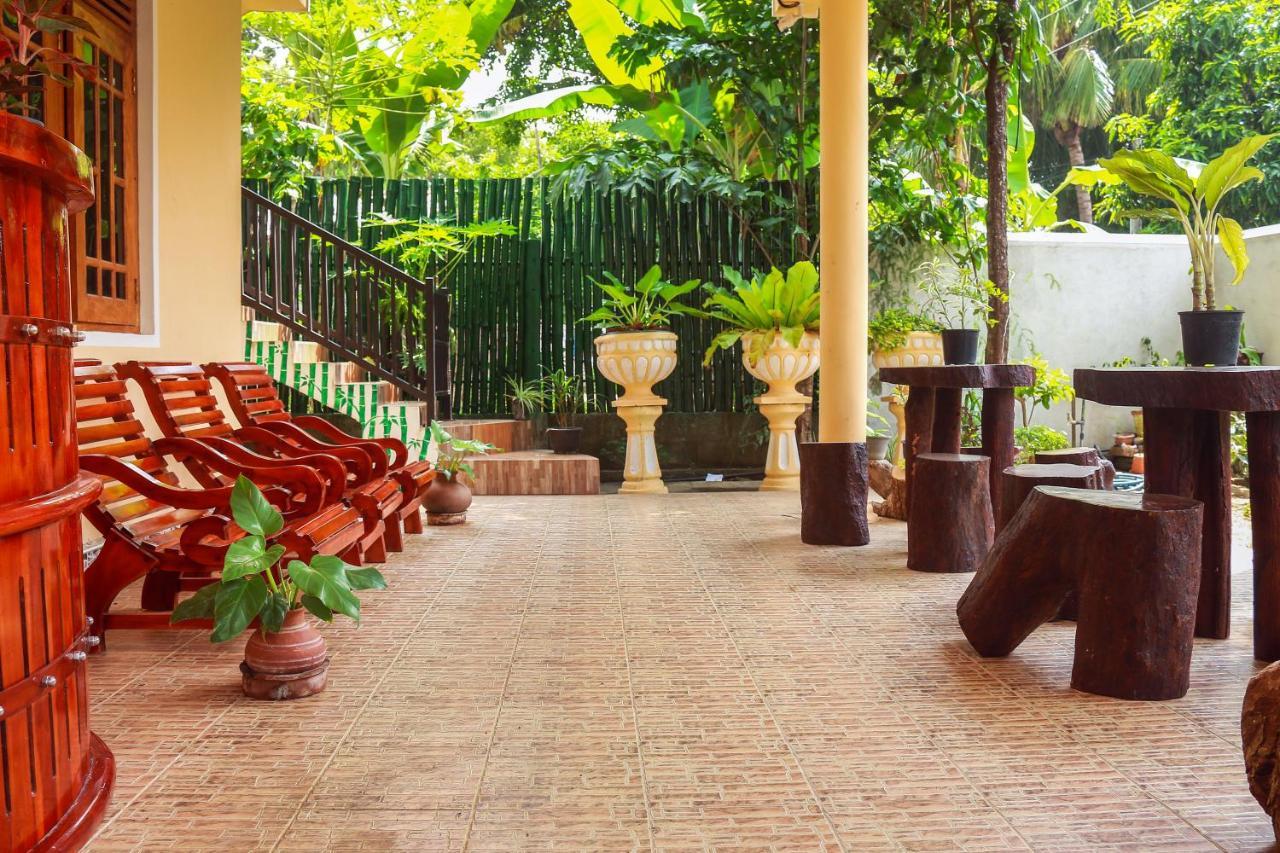 Castle Resort Yala Тисамахарама Екстериор снимка