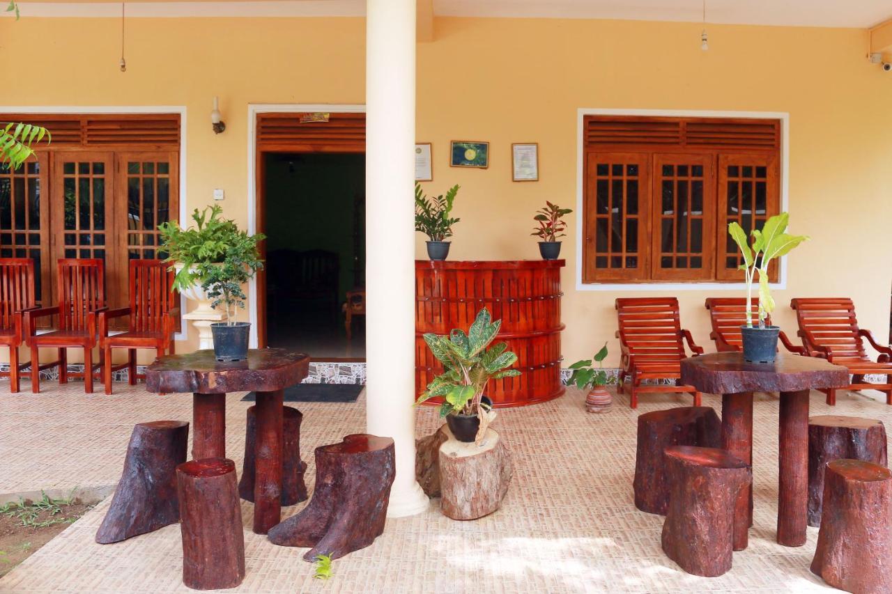 Castle Resort Yala Тисамахарама Екстериор снимка